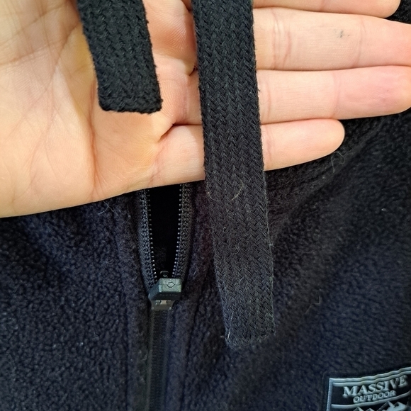 Massive Outdoor Fleece Hooded Sweatshirt Men's Size Large Aztec Southwestern - Picture 3 of 11